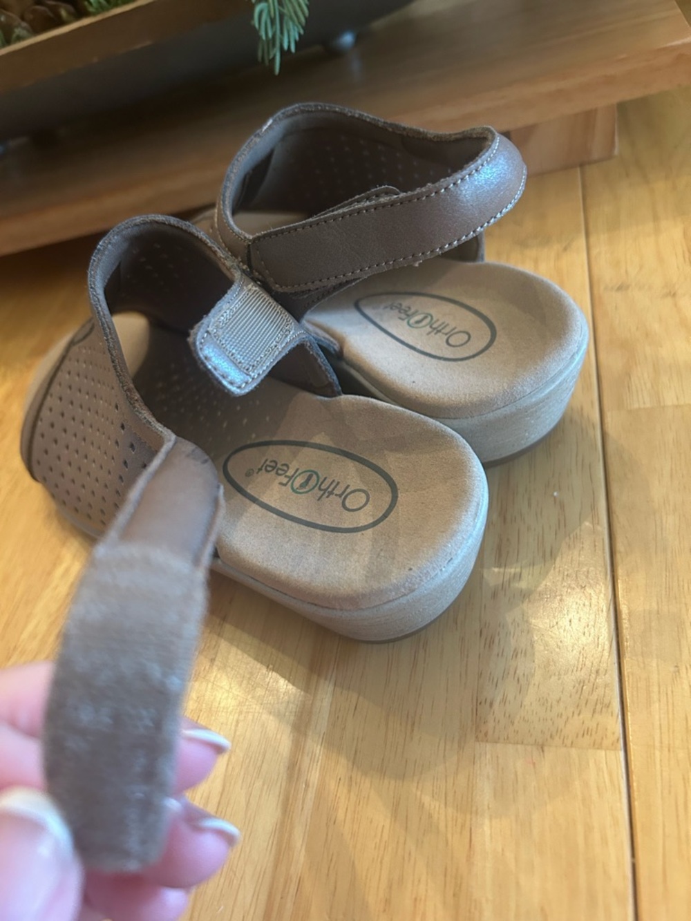 Orthofeet Hazel Comfort Sandals in Taupe 7.5 wedge Velcro comfortable walking - Picture 8 of 13